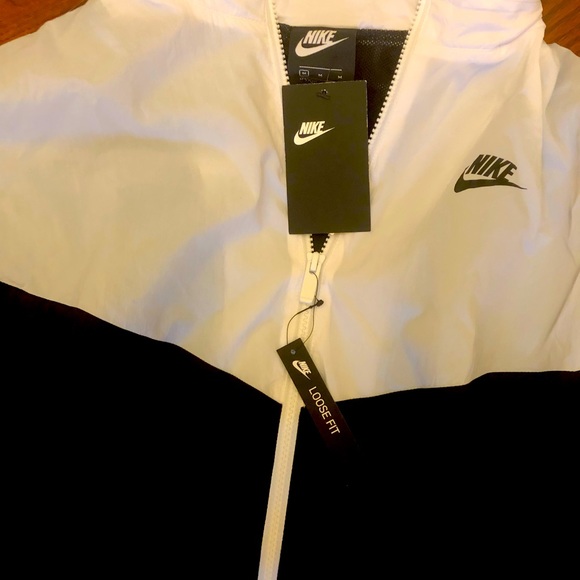 Nike Windrunner - Picture 2 of 8